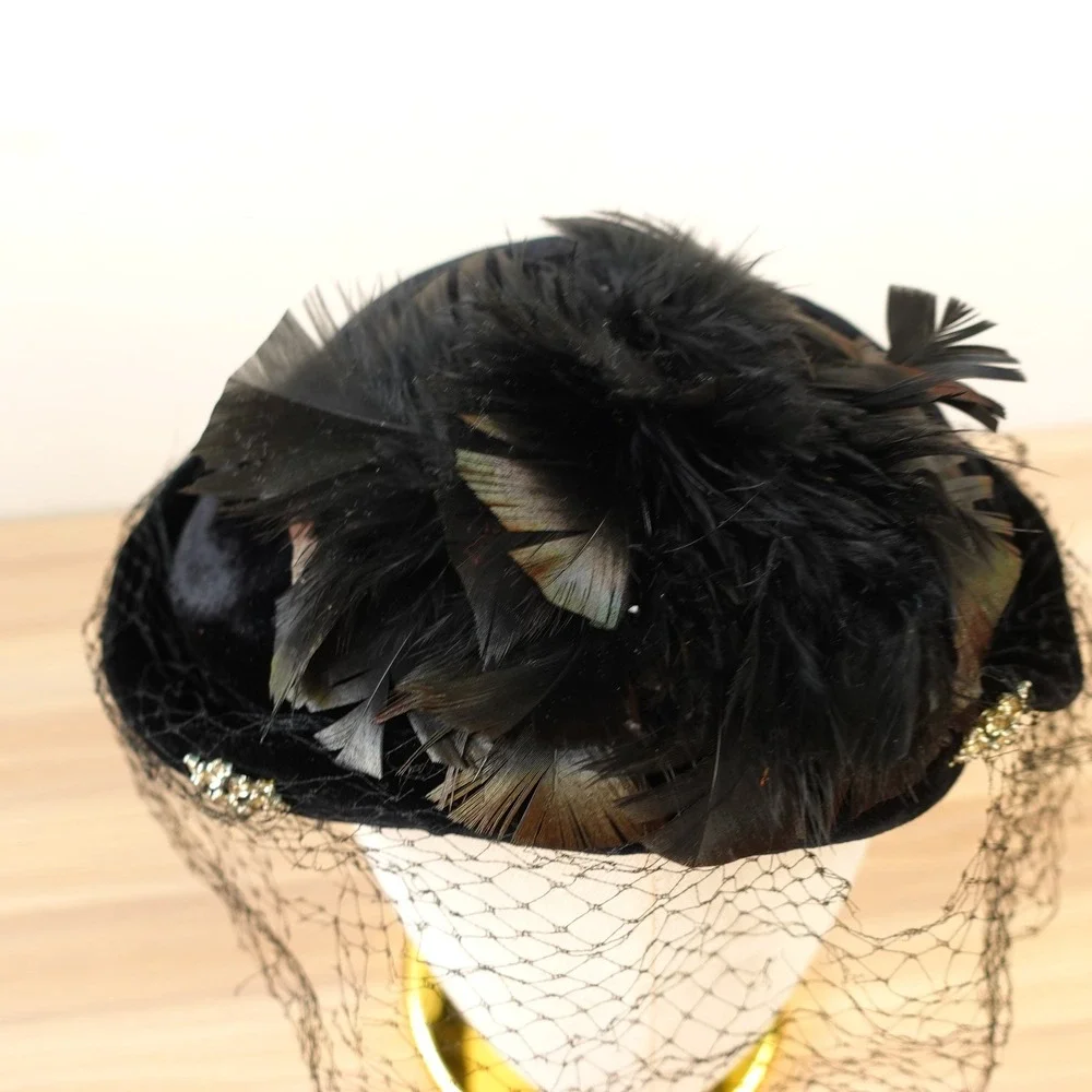 Vintage Black Velvet Hat Feather Rhinestone Brooch Veil Church Fascinator Gothic - Picture 11 of 15